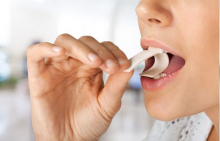 Mastiquer du chewing-gum
